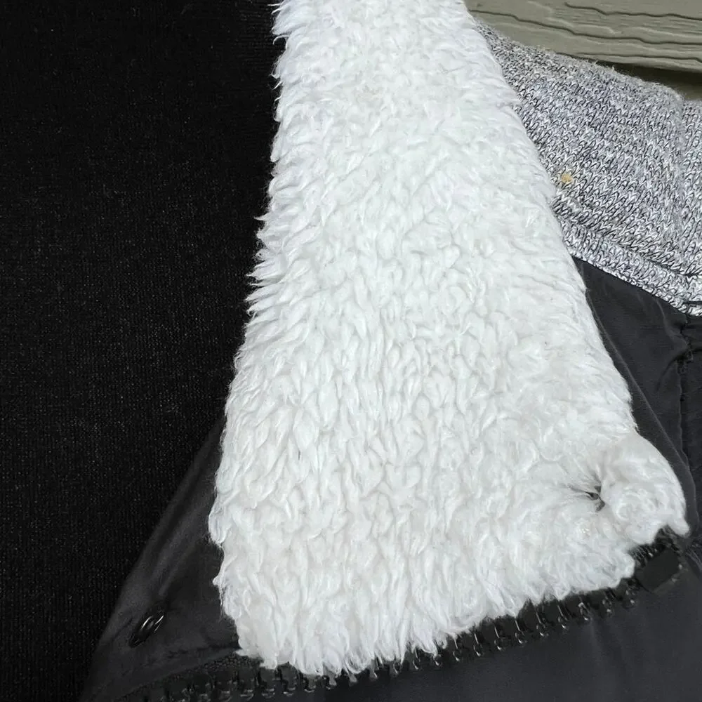 Skies are Blue, Women’s vest, size S, nylon & knit, white plush collar